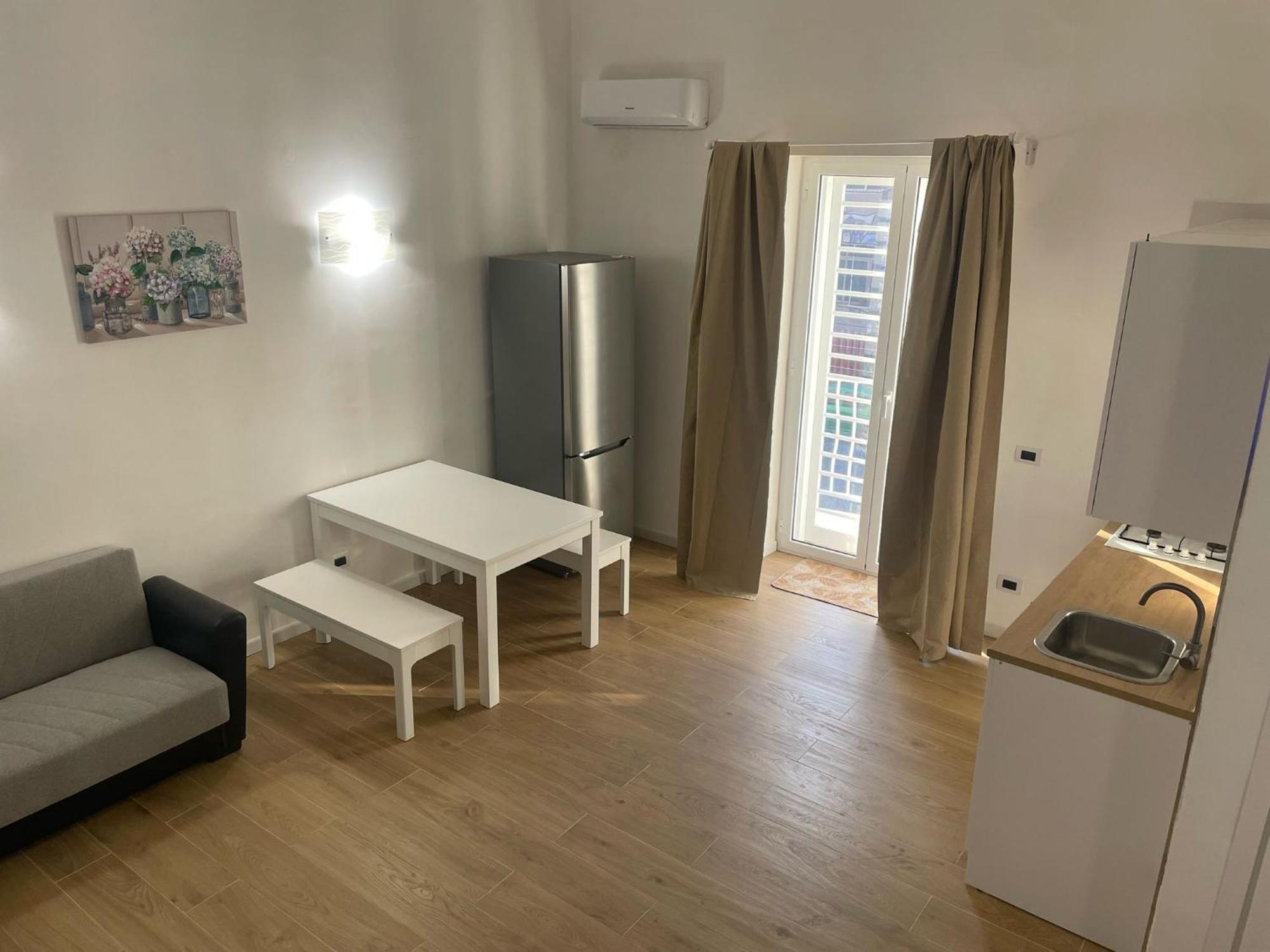 Sandy Street Apartment *