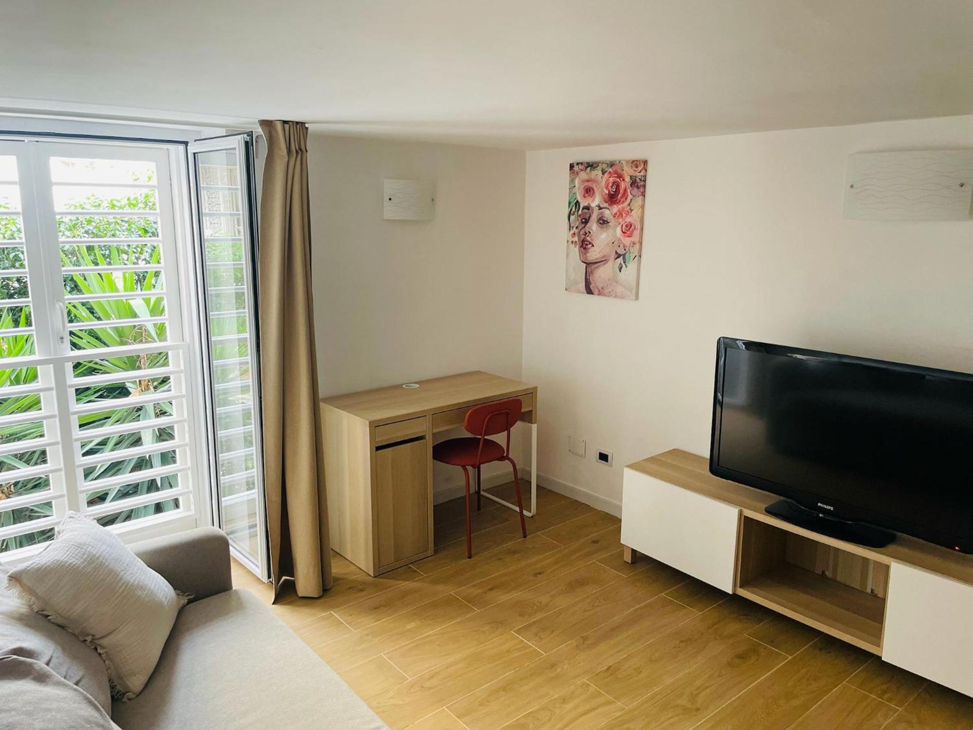 Sandy Street Apartment